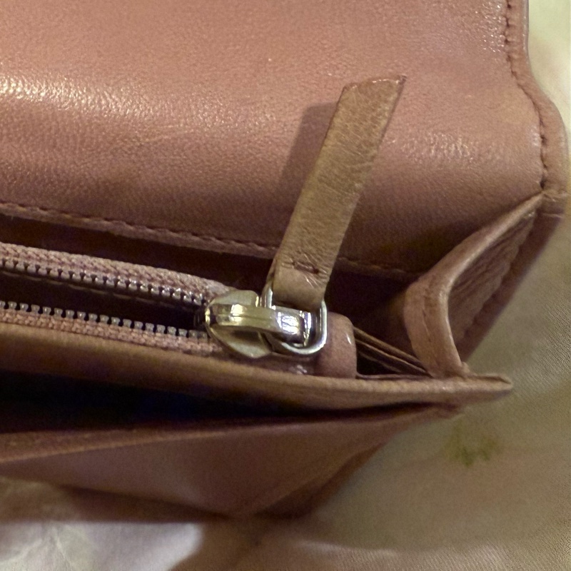 香奈兒山茶花壓紋羊皮長夾-13