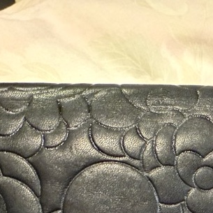 香奈兒山茶花壓紋羊皮長夾-14