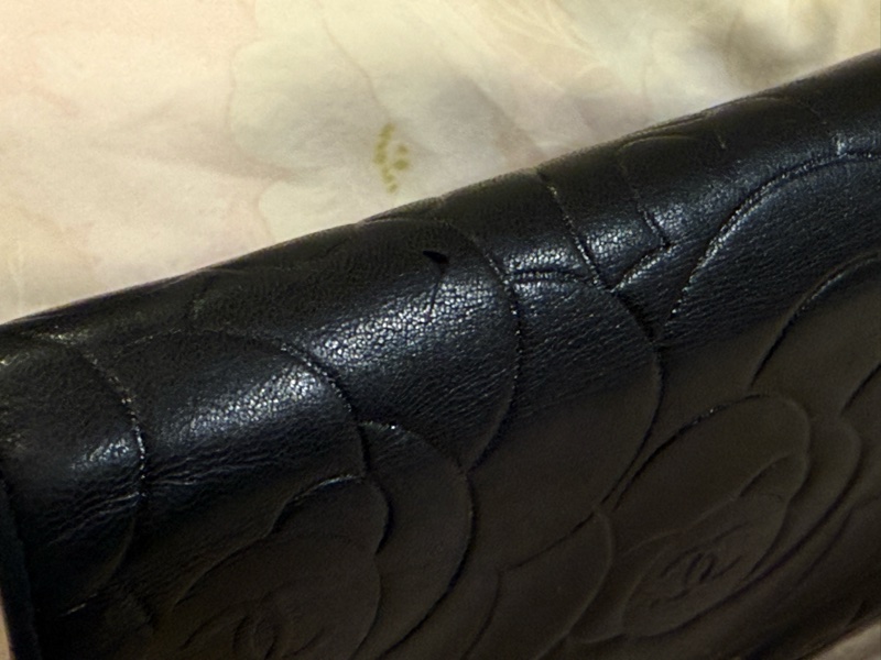 香奈兒山茶花壓紋羊皮長夾-20