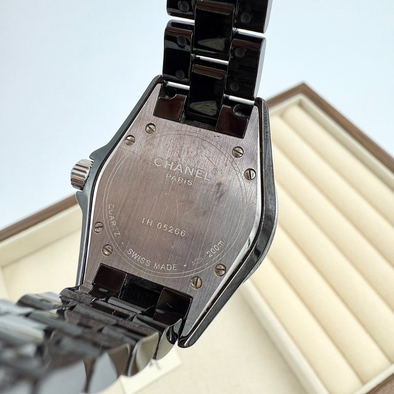 CHANEL -  黑色J12陶瓷點鑽33cm石英錶-5