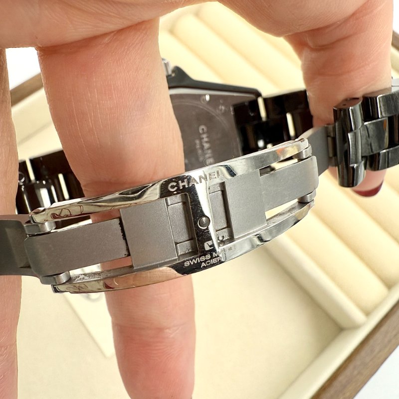 CHANEL -  黑色J12陶瓷點鑽33cm石英錶-6