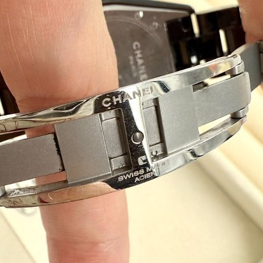 CHANEL -  黑色J12陶瓷點鑽╻33mm╻石英錶-6