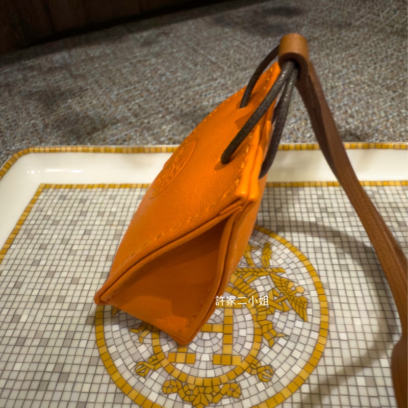 Hermes 98新 閒置 愛馬仕橘提袋小掛飾-3