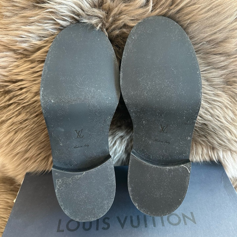 LV路易威登銀鏈logo 樂福鞋白色黑底 37 碼99 新閒置未使用-4