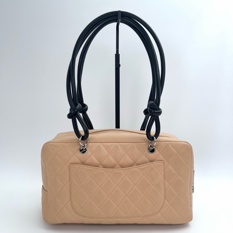 「JL 精品代購」 9新 香奈兒奶茶拼黑色康鵬枕頭包小號-3