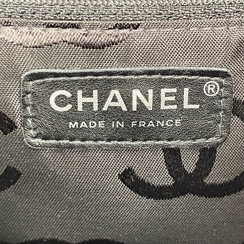 「JL 精品代購」 9新 香奈兒奶茶拼黑色康鵬枕頭包小號-16