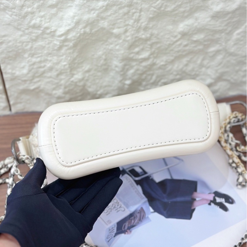 【97%新 ✨ 全網最低價！檢漏價】Chanel 流浪包小號 白色毛呢仙氣飄飄-4