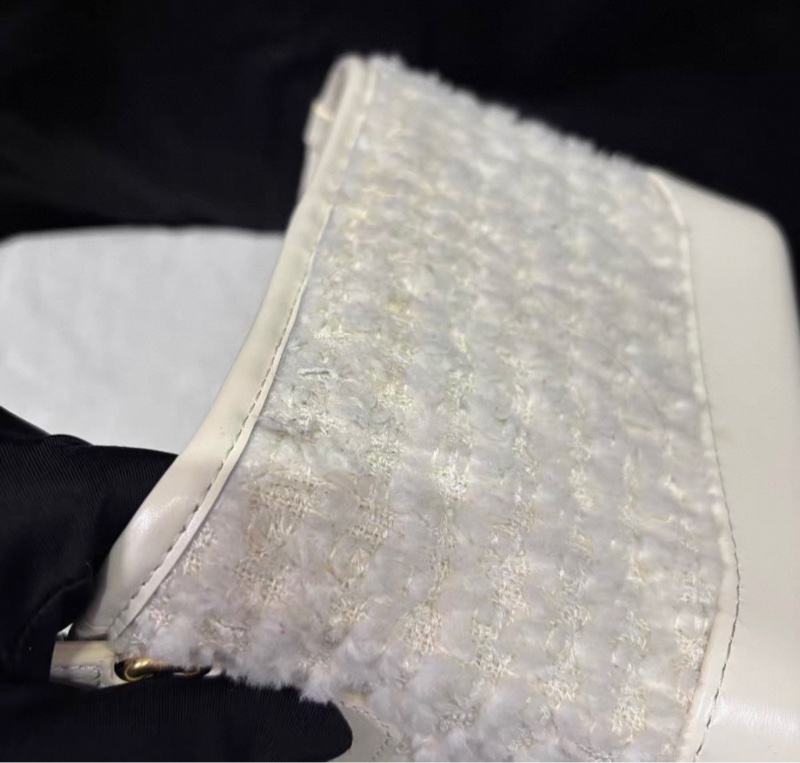 【97%新 ✨ 全網最低價！檢漏價】Chanel 流浪包小號 白色毛呢仙氣飄飄-5