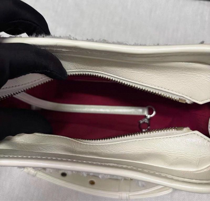 【97%新 ✨ 全網最低價！檢漏價】Chanel 流浪包小號 白色毛呢仙氣飄飄-7