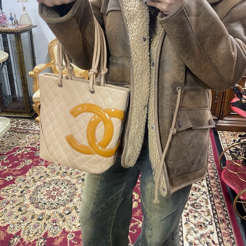 「JL 精品代購」 香奈兒奶茶色康鵬菜籃子小號-1