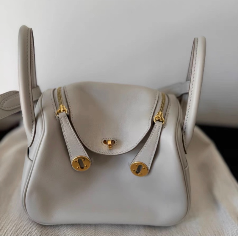 有購証🩷 Hermes mini lindy 80 珍珠灰手提包，21年的，金扣 Swift皮-0