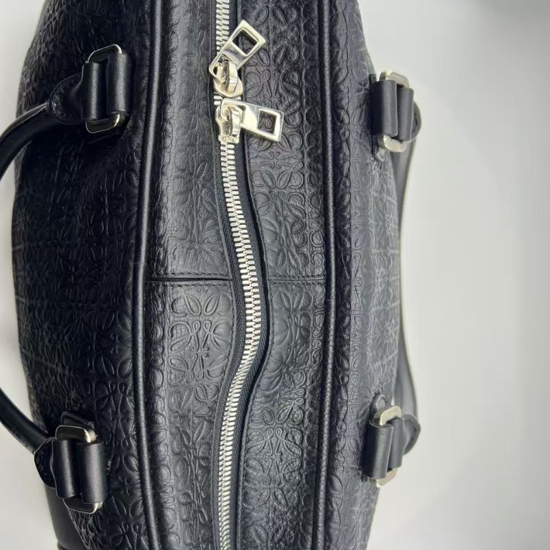 LOEWE Amazona 46 黑色全皮壓花旅行袋-23