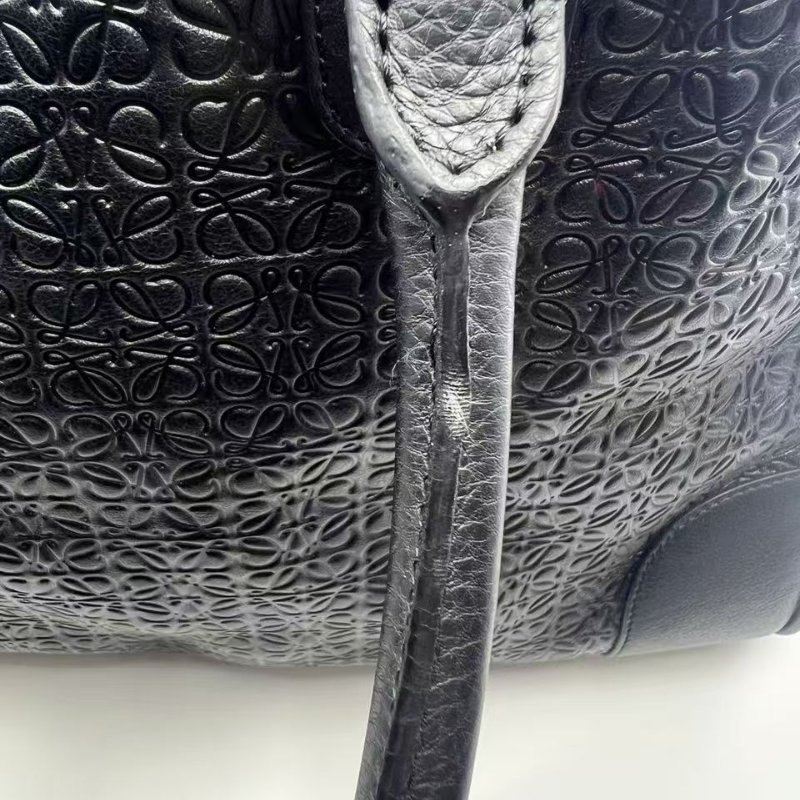 LOEWE Amazona 46 黑色全皮壓花旅行袋-24