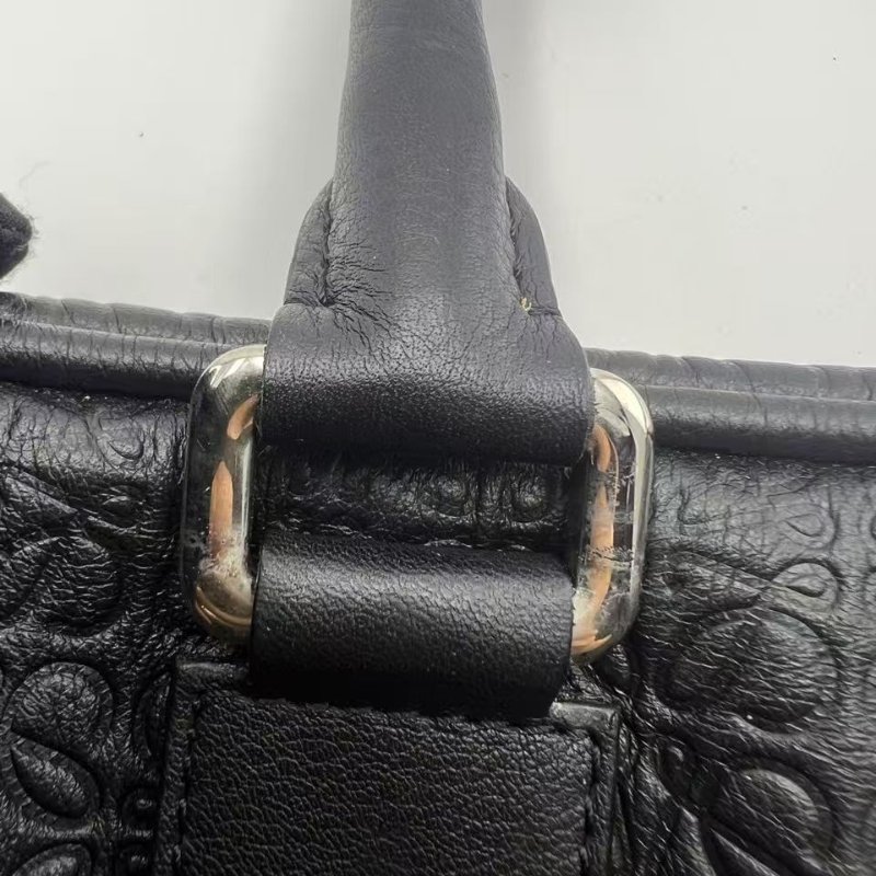 LOEWE Amazona 46 黑色全皮壓花旅行袋-31