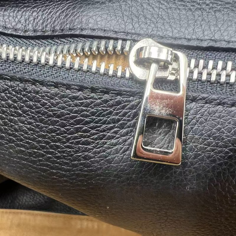 LOEWE Amazona 46 黑色全皮壓花旅行袋-32