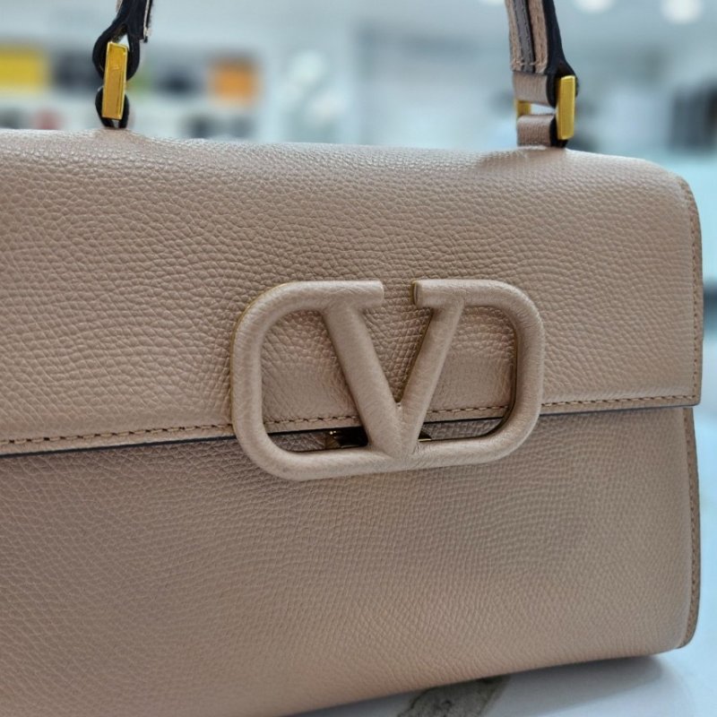 🎊佳節特賣🎁Valentino Garavani VSLING 小號手提肩背包 粉色-9