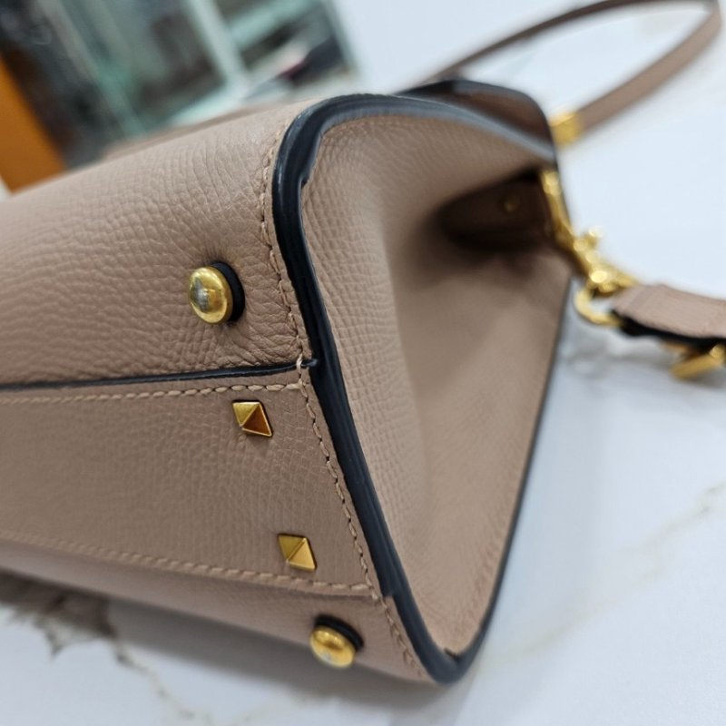 🎊佳節特賣🎁Valentino Garavani VSLING 小號手提肩背包 粉色-13