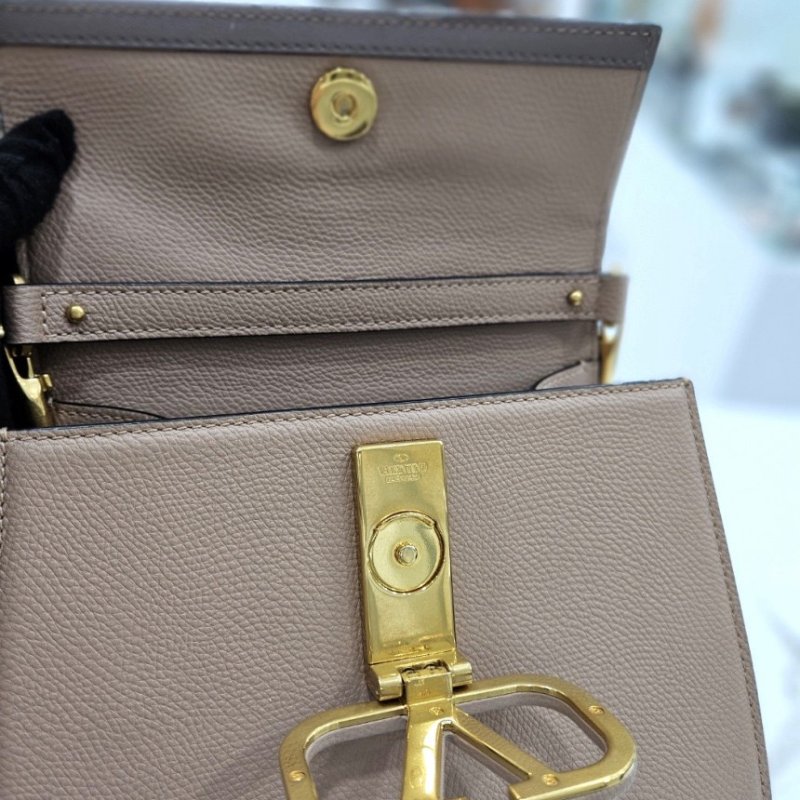 🎊佳節特賣🎁Valentino Garavani VSLING 小號手提肩背包 粉色-14