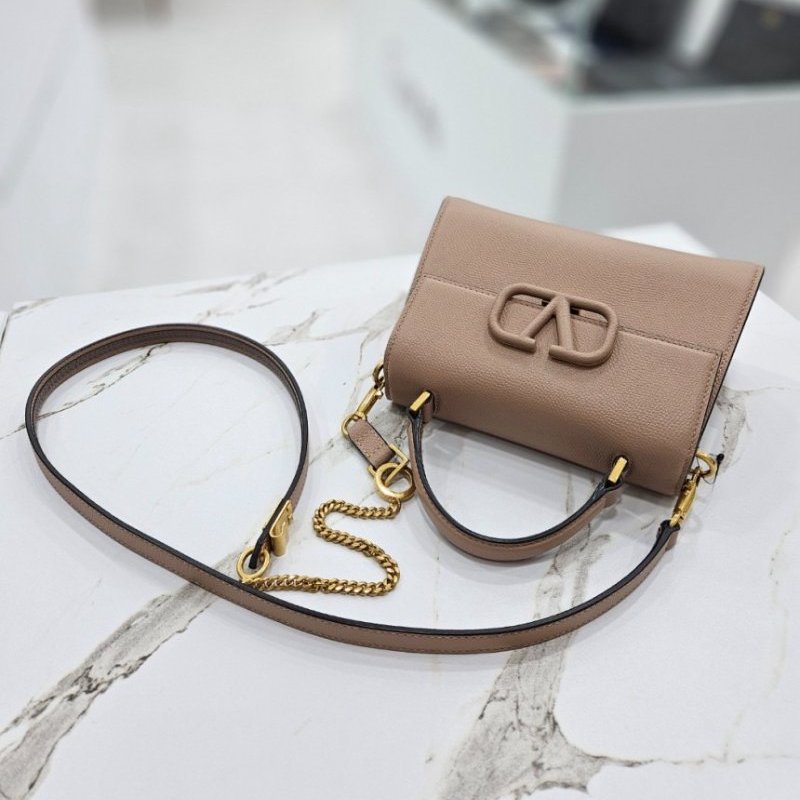 🎊佳節特賣🎁Valentino Garavani VSLING 小號手提肩背包 粉色-15