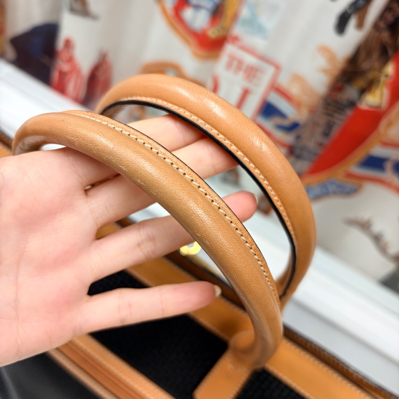 Bally Birkin款手袋 腋下包 手提包 真皮 意大利製 男女適用-17