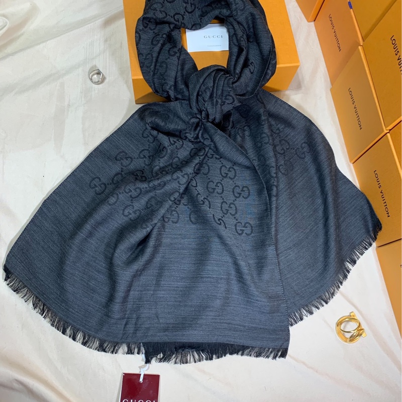 ‼️全台最甜 全新未用 Gucci 古馳 黑灰老花滿版雙色 圍巾披肩-5