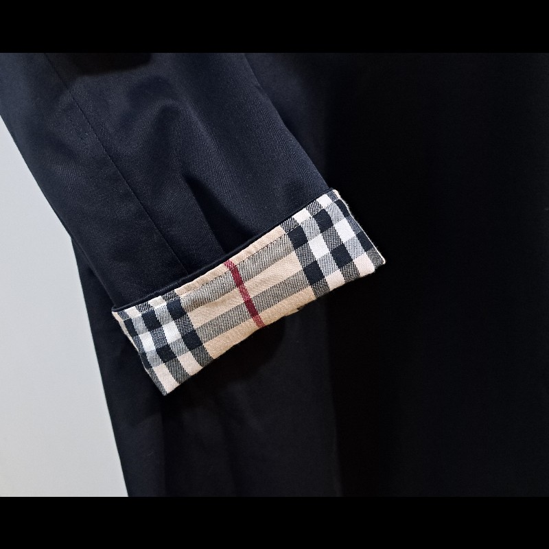 男女同款／BURBERRY連帽時尚風衣-9