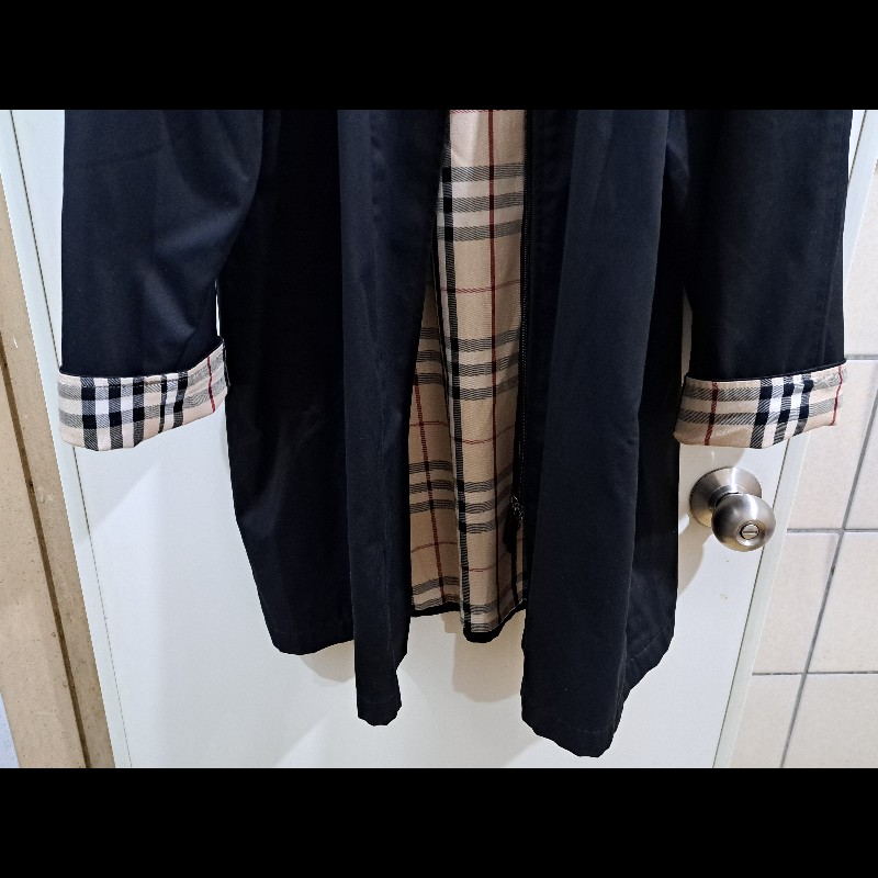 男女同款／BURBERRY連帽時尚風衣-10