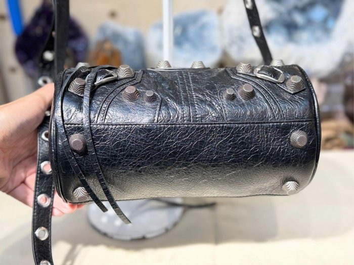 BALENCIAGA 新款 le Cagole 黑色 肩背包 斜背包 側背包 圓筒包全新購入67900   割愛42900 有防塵套紙袋-9
