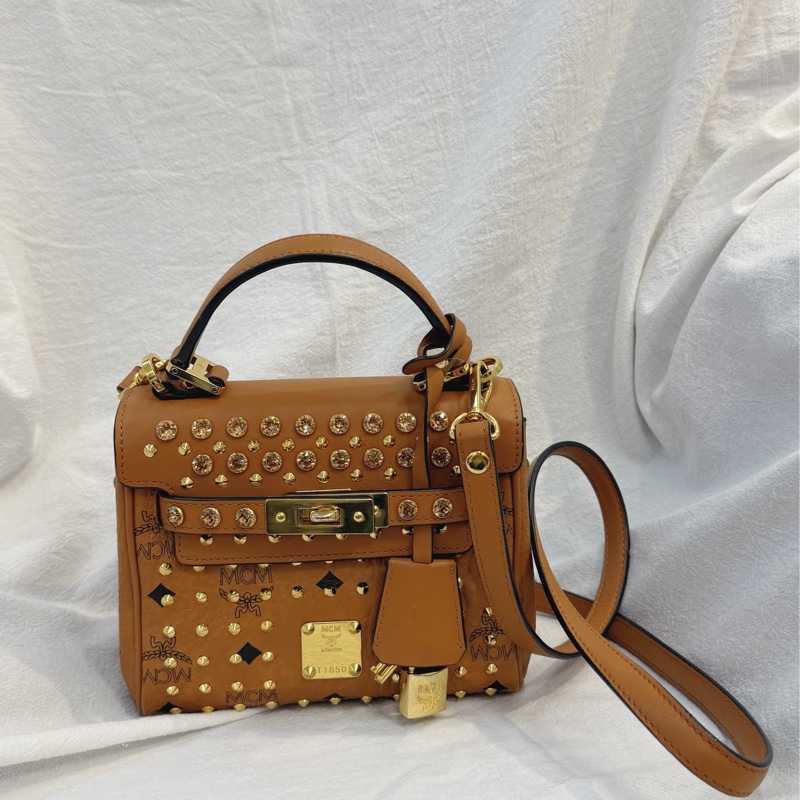 MCM鉚釘水鑽手提斜背兩用包-9