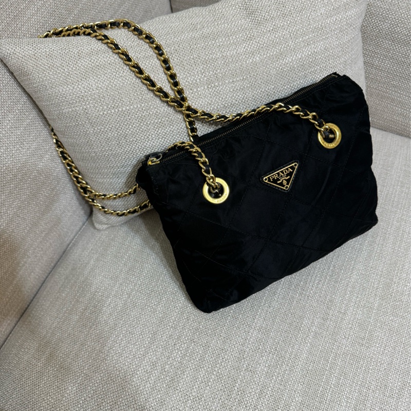 新上架🖤PRADA降落傘流浪托特包中號25尺寸🖤有防塵袋/流浪包/托特包/鏈條包/肩背包/斜背包-14