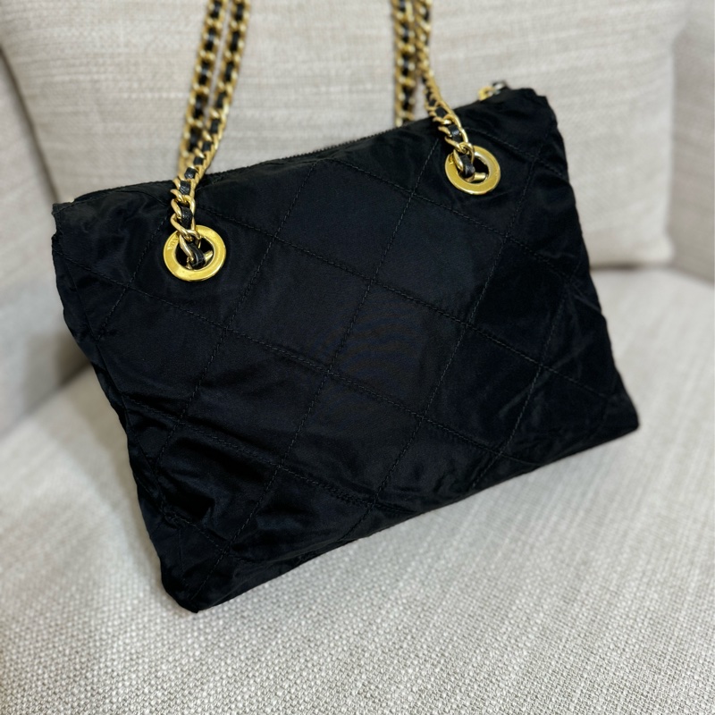 新上架🖤PRADA降落傘流浪托特包中號25尺寸🖤有防塵袋/流浪包/托特包/鏈條包/肩背包/斜背包-17