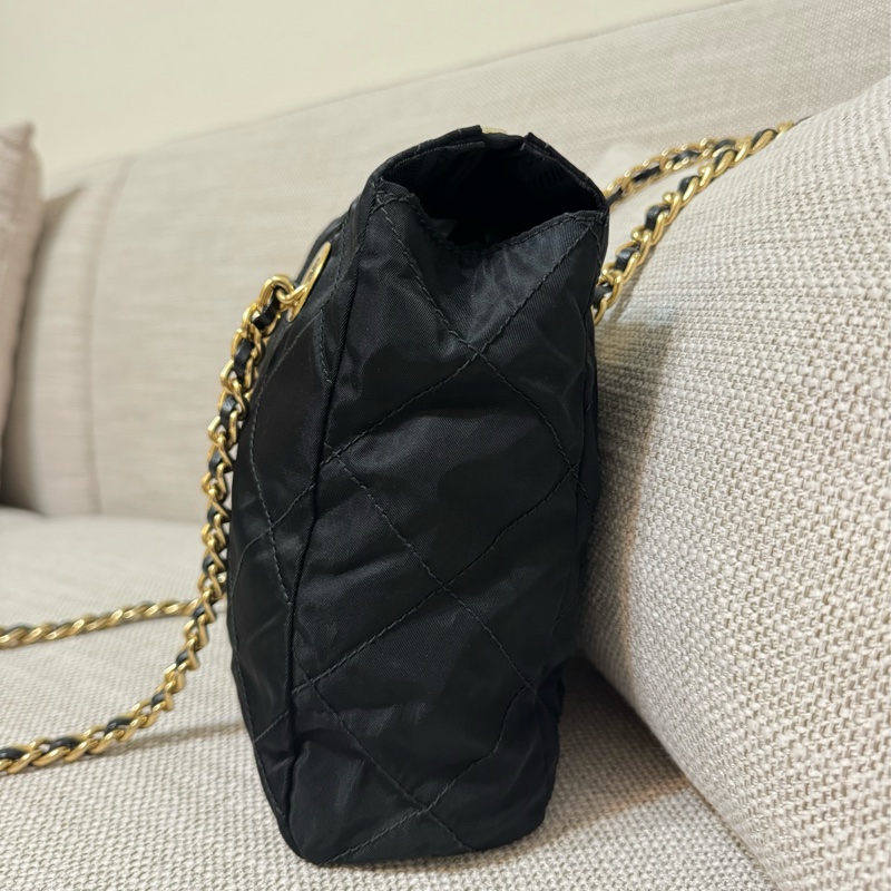 新上架🖤PRADA降落傘流浪托特包中號25尺寸🖤有防塵袋/流浪包/托特包/鏈條包/肩背包/斜背包-21