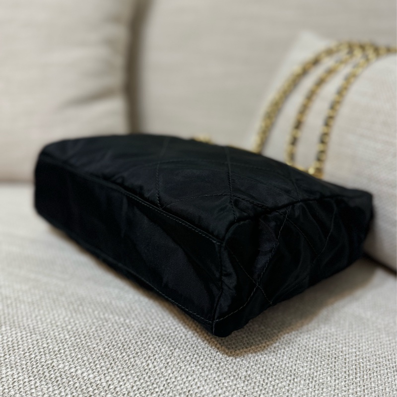 新上架🖤PRADA降落傘流浪托特包中號25尺寸🖤有防塵袋/流浪包/托特包/鏈條包/肩背包/斜背包-28