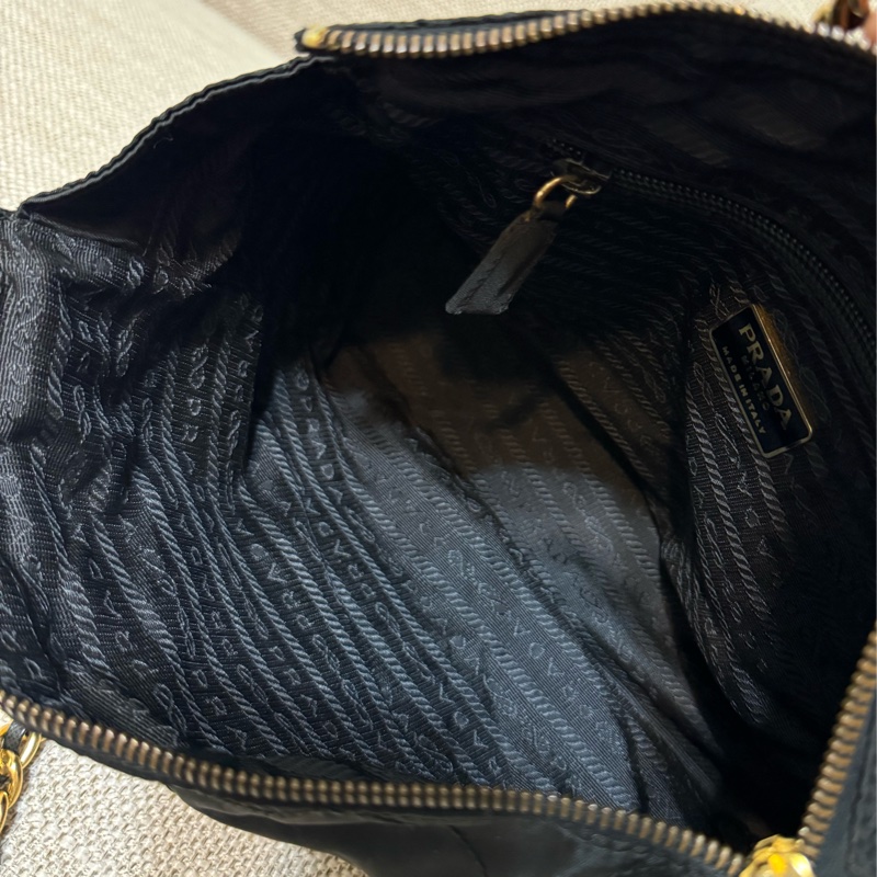 新上架🖤PRADA降落傘流浪托特包中號25尺寸🖤有防塵袋/流浪包/托特包/鏈條包/肩背包/斜背包-33