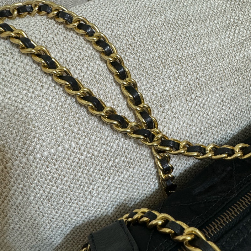新上架🖤PRADA降落傘流浪托特包中號25尺寸🖤有防塵袋/流浪包/托特包/鏈條包/肩背包/斜背包-47