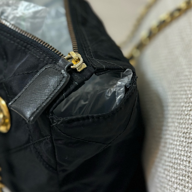 新上架🖤PRADA降落傘流浪托特包中號25尺寸🖤有防塵袋/流浪包/托特包/鏈條包/肩背包/斜背包-57