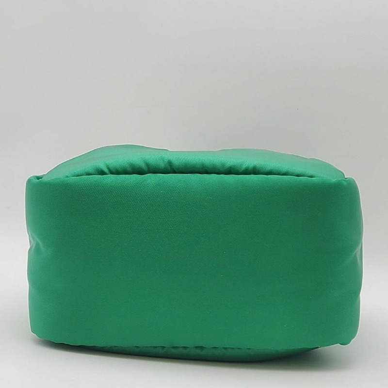 【包稅】PRADA 全新未使用軟墊尼龍迷你包-8