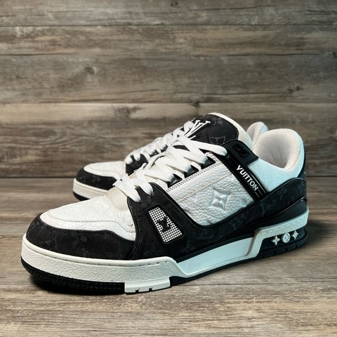 LV trainer Louis VUITTON 黑白牛仔 熊貓  42.5碼，97新