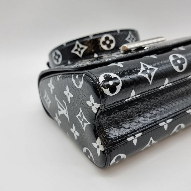 【包稅】LOUIS VUITTON 全新未使用 Python Twist 單肩包 LOB012207-10