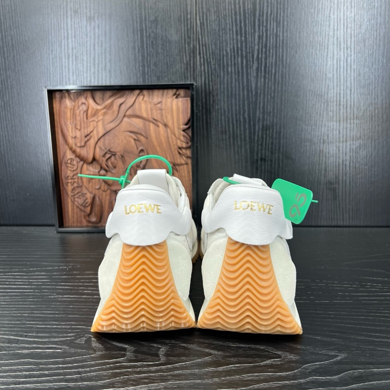 98新羅意威 flow runner白 碼數 41 塵袋-1