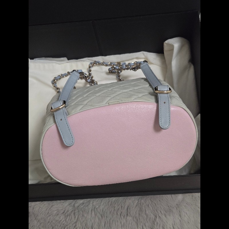 Chanel 香奈兒 Duma 夢幻馬卡龍拼色 菱格紋後背包-34