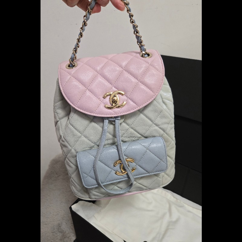 Chanel 香奈兒 Duma 夢幻馬卡龍拼色 菱格紋後背包-39