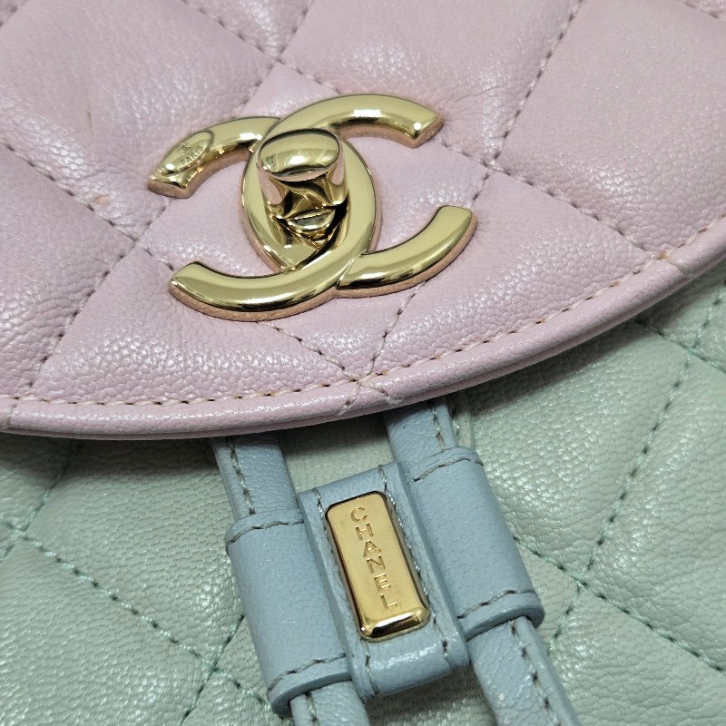 Chanel 香奈兒 Duma 夢幻馬卡龍拼色 菱格紋後背包-45