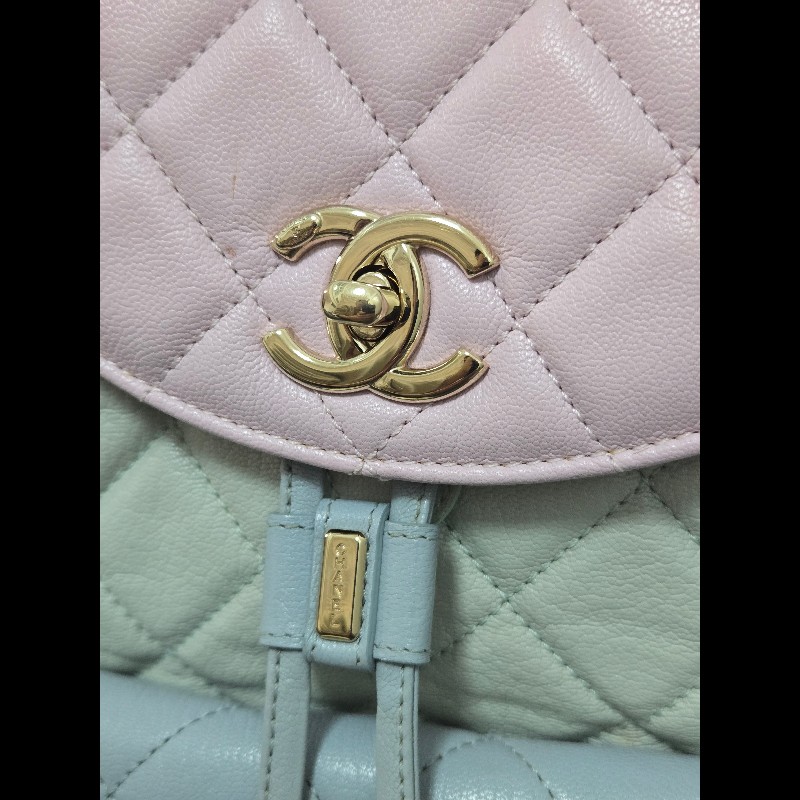 Chanel 香奈兒 Duma 夢幻馬卡龍拼色 菱格紋後背包-47