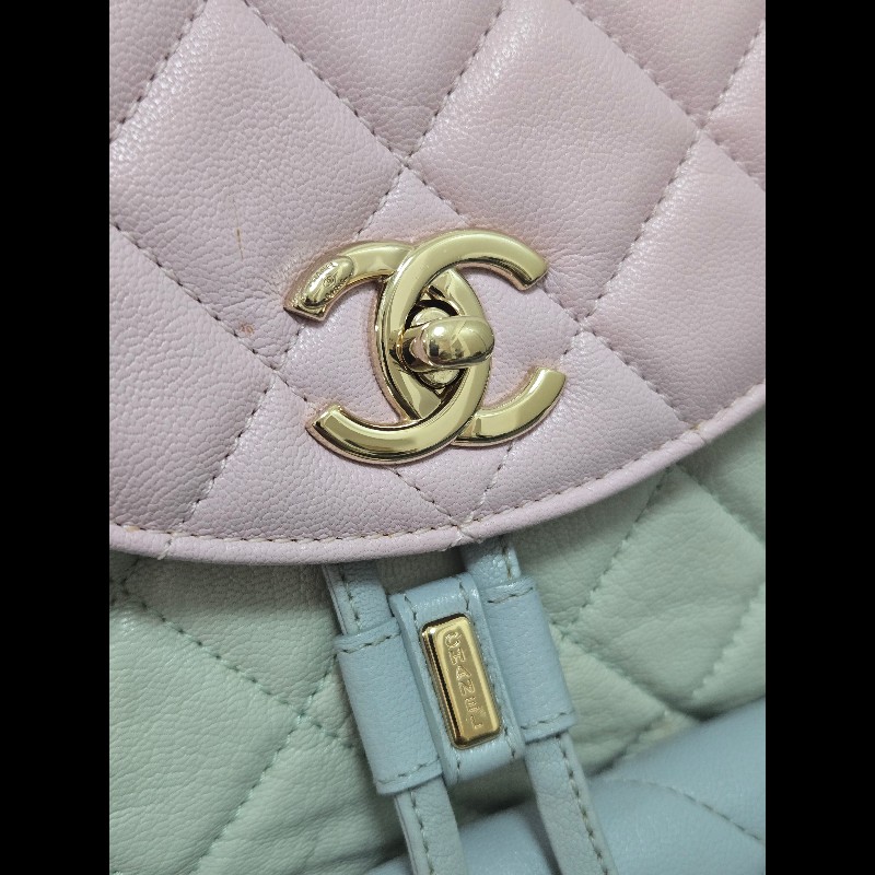 Chanel 香奈兒 Duma 夢幻馬卡龍拼色 菱格紋後背包-50