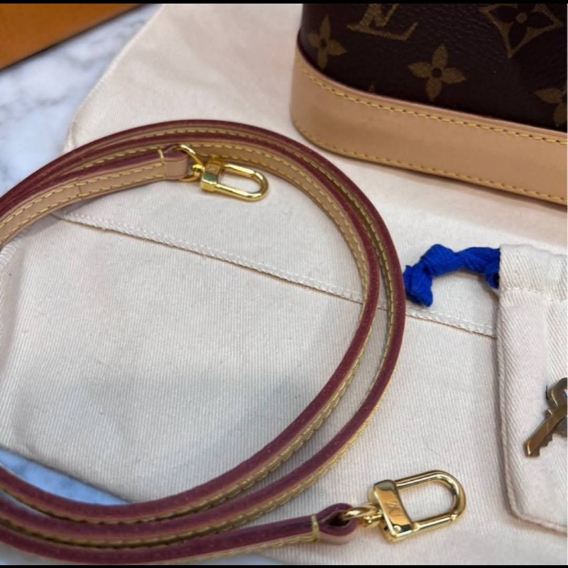 LV Alma BB 經典Monogram老花貝殼包-21