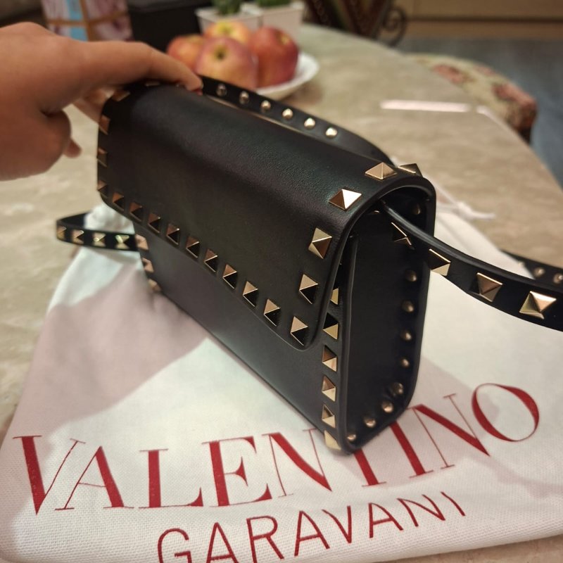 Valentino 范倫鐵諾 經典鉚釘 rockstud 小側背皮包 肩包 全新-2