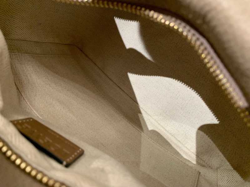 98新LOEWE羅意威 Puzzle 幾何線條造型 拉鍊開合 粒面小牛皮 沙色 斜挎單肩手提包 女款 拼色 尺寸：25x11x15。無附件-6