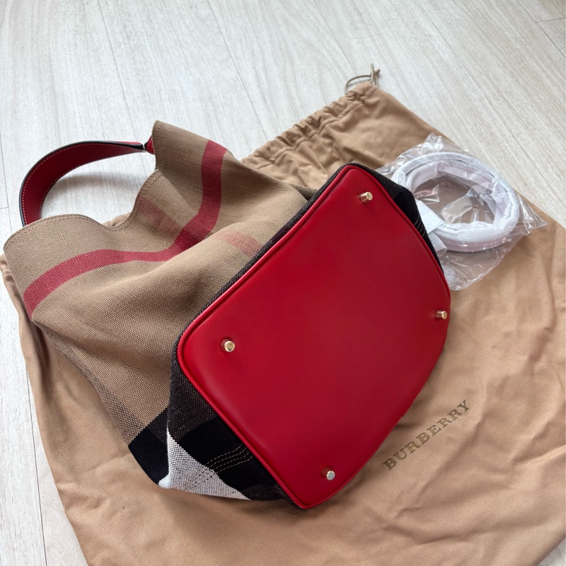 Burberry經典款 水桶/手提/肩背包 千頌伊包-2