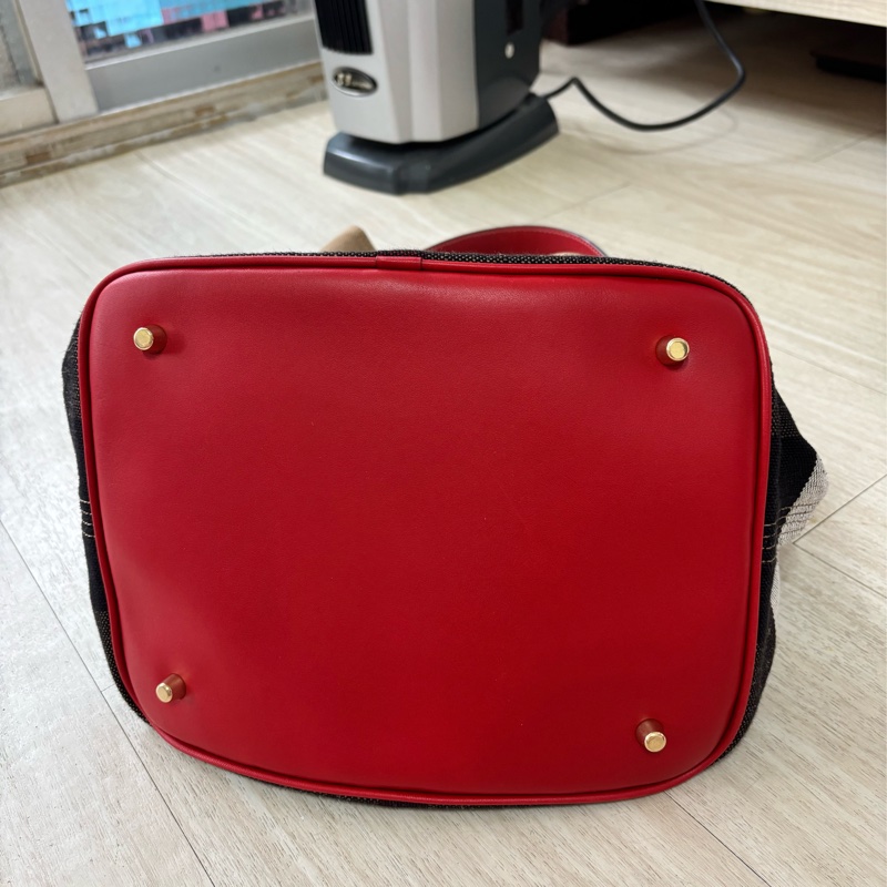 Burberry經典款 水桶/手提/肩背包 千頌伊包-7